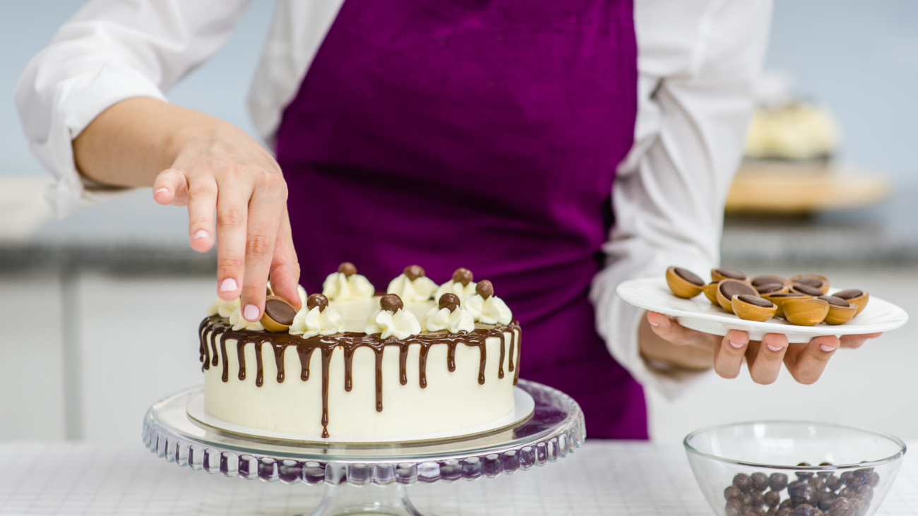 Decorar pasteles shutterstock_772570429